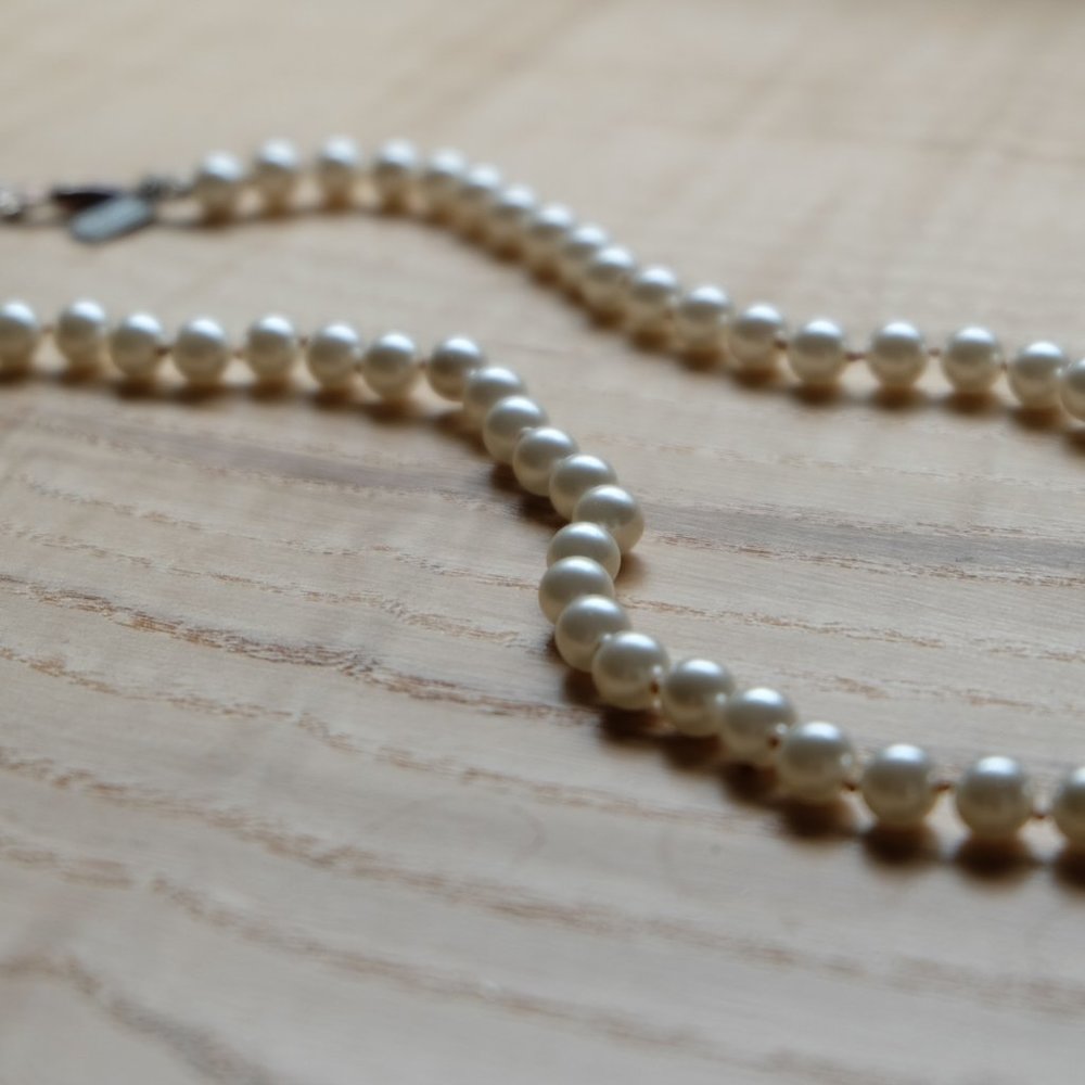 Tommy Hilfiger Pearl Necklace - Picture 3 of 6